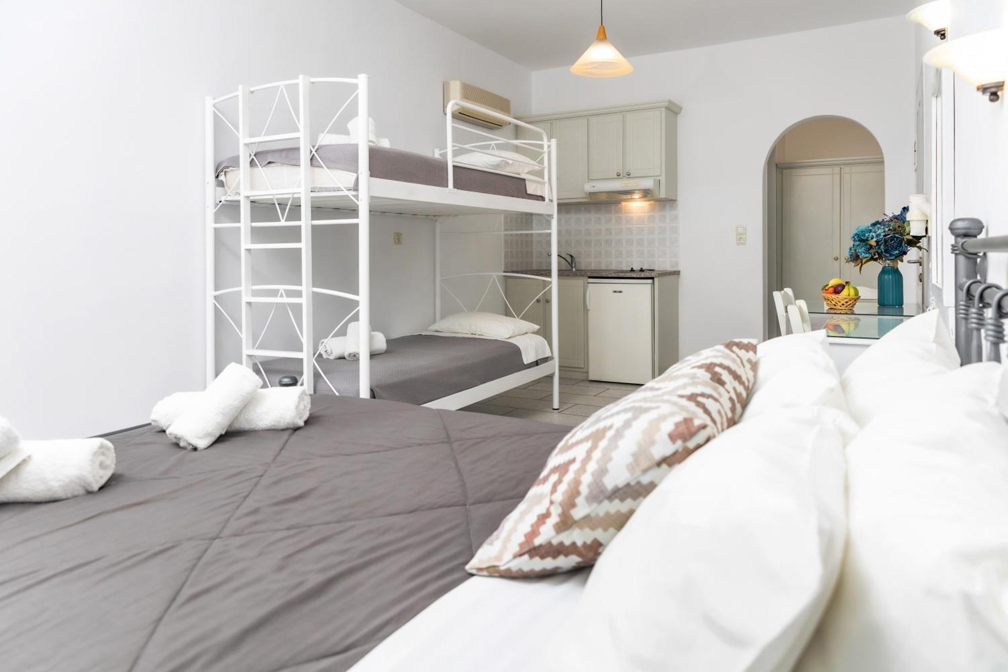 Depis Studios & Apartments Naxos City 外观 照片