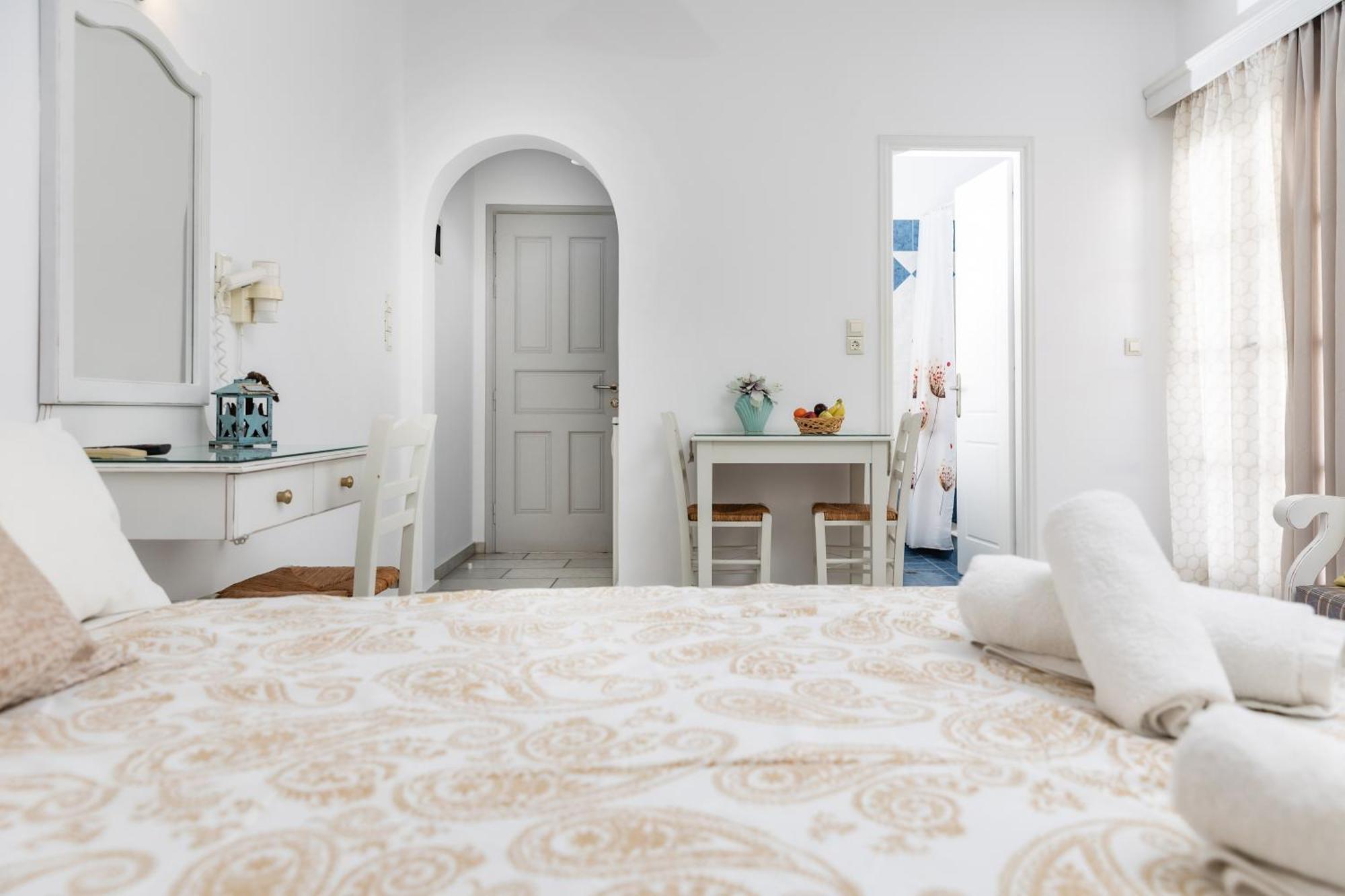 Depis Studios & Apartments Naxos City 外观 照片