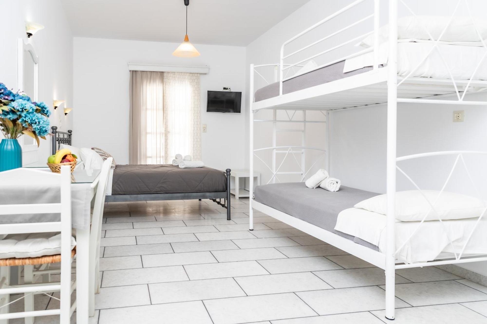 Depis Studios & Apartments Naxos City 外观 照片