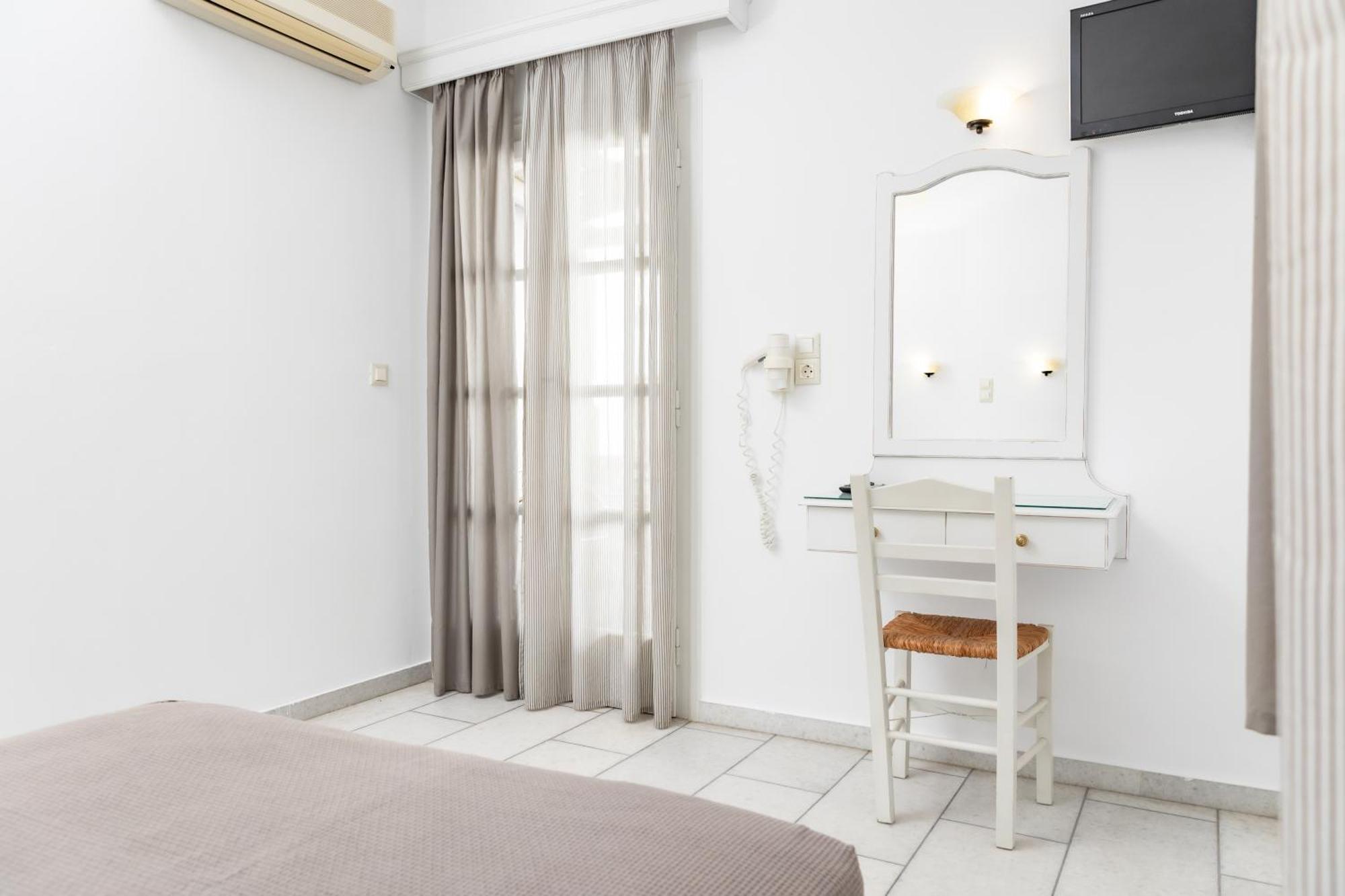 Depis Studios & Apartments Naxos City 外观 照片