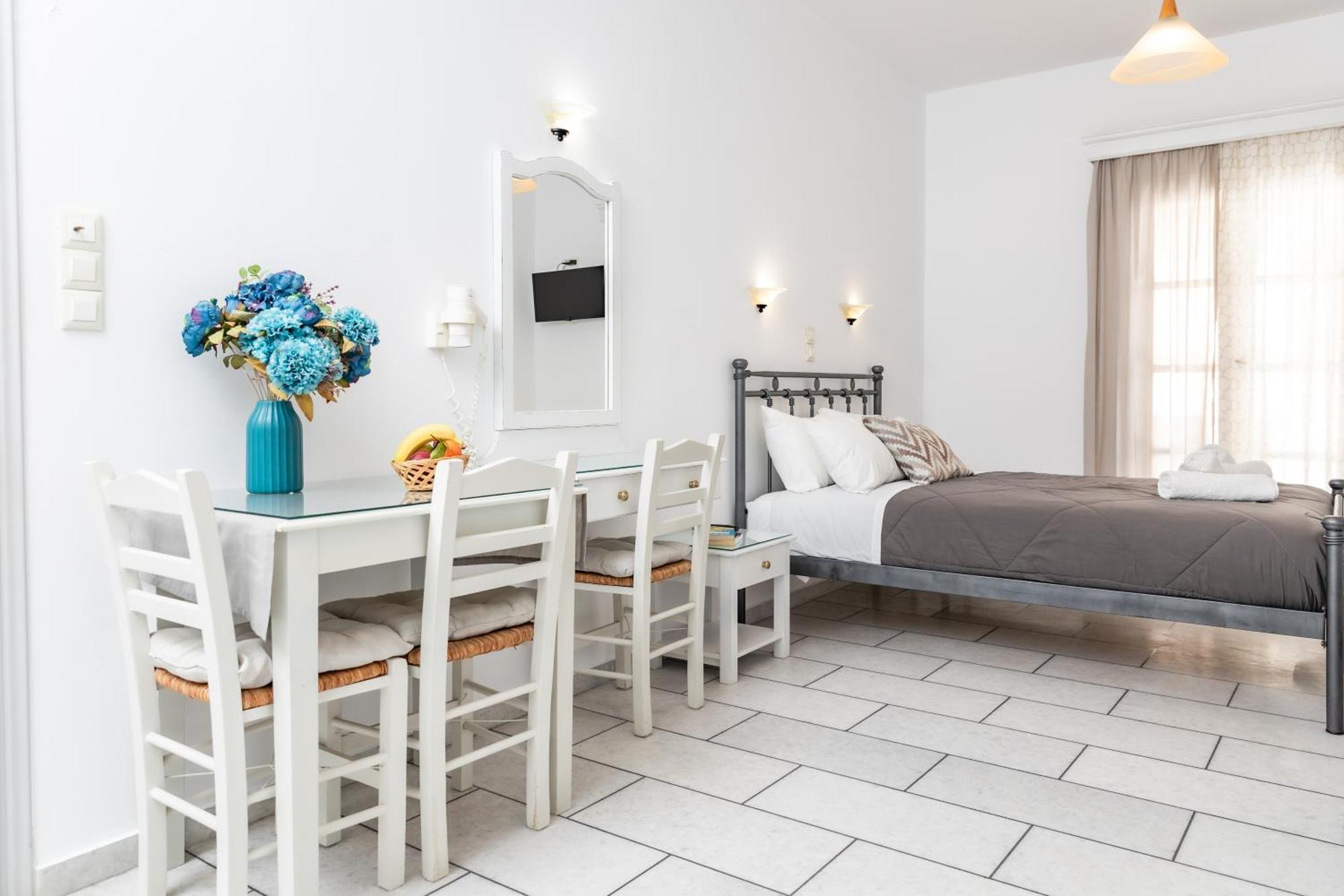 Depis Studios & Apartments Naxos City 外观 照片