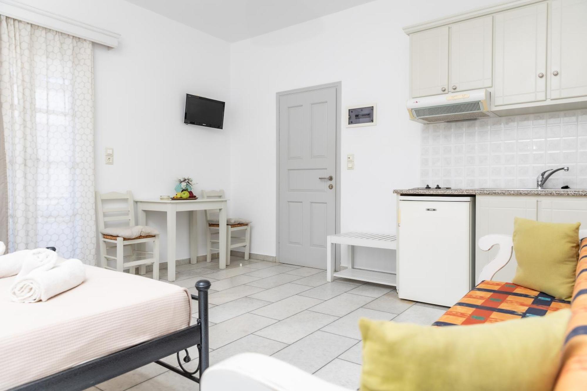 Depis Studios & Apartments Naxos City 外观 照片