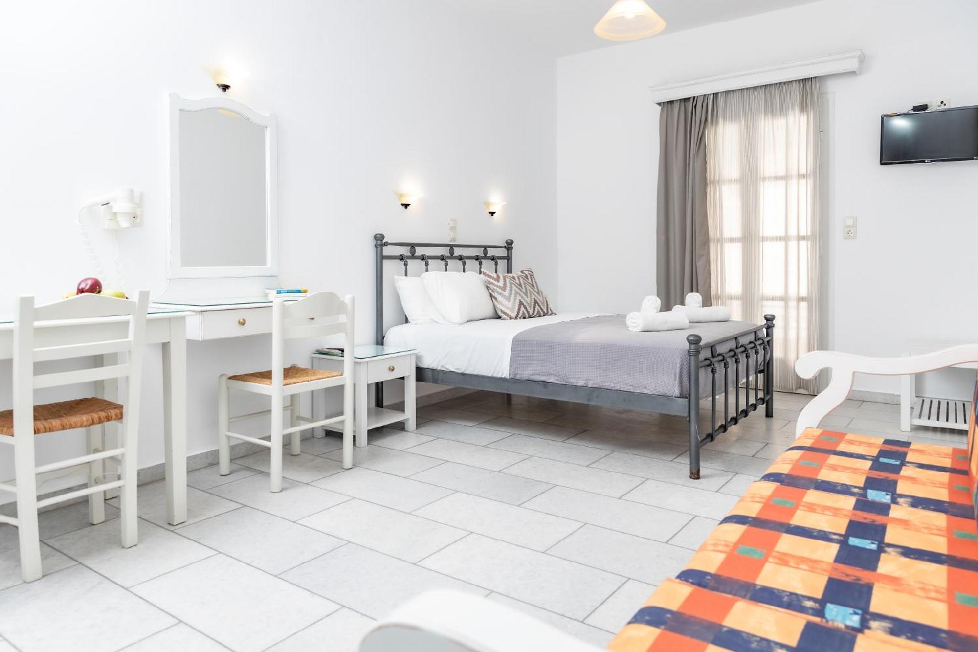 Depis Studios & Apartments Naxos City 外观 照片
