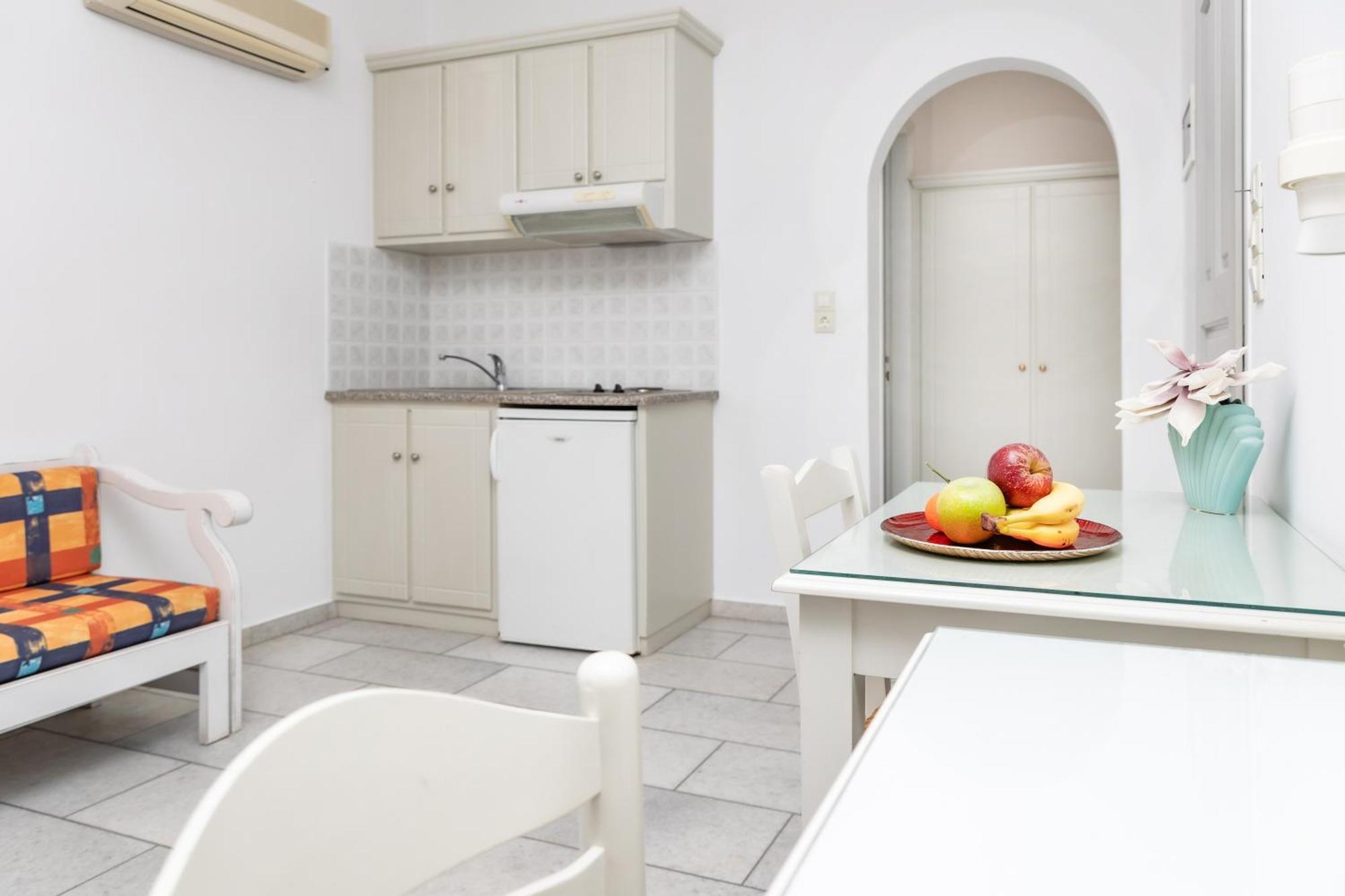 Depis Studios & Apartments Naxos City 外观 照片
