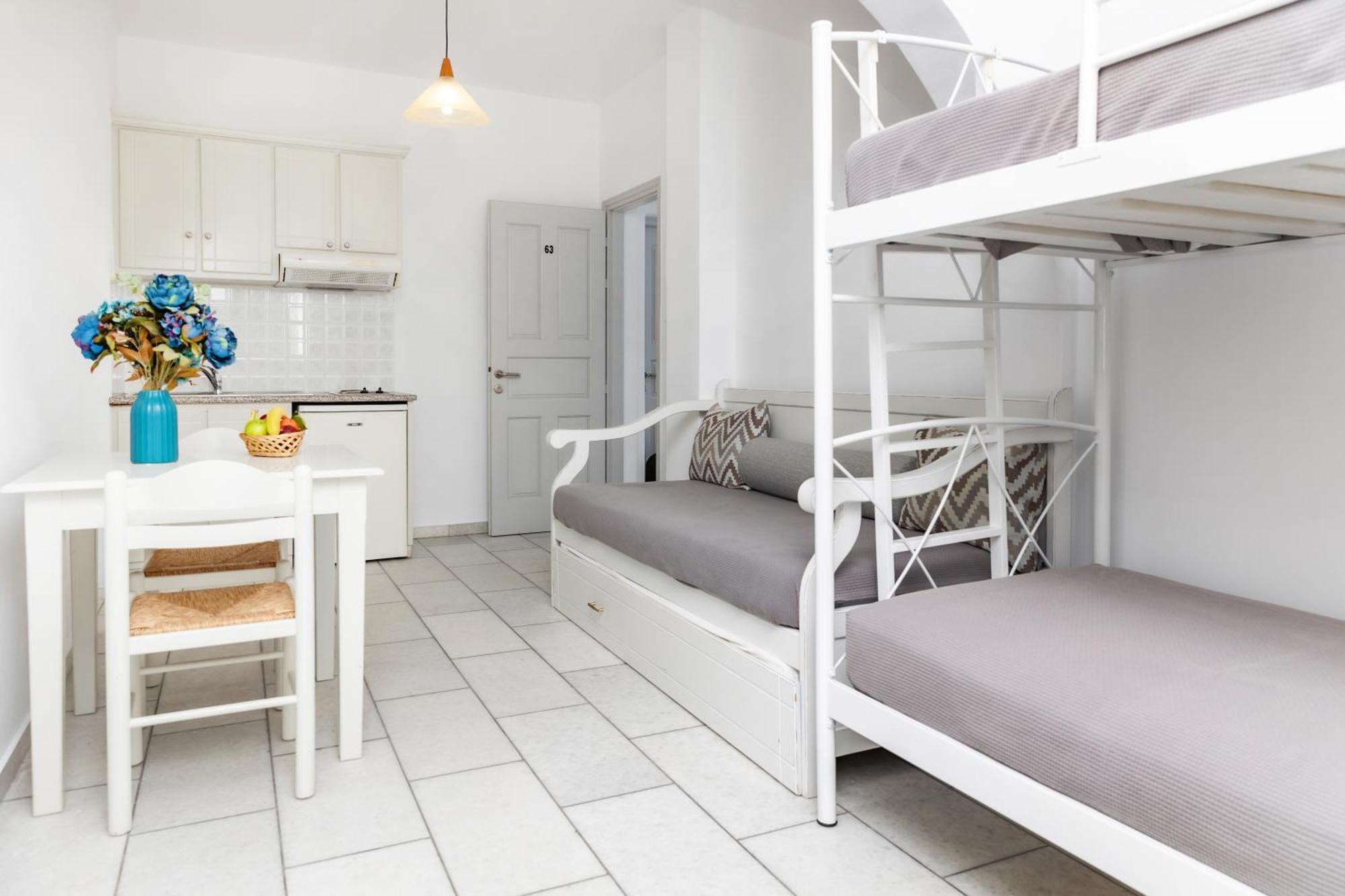 Depis Studios & Apartments Naxos City 外观 照片